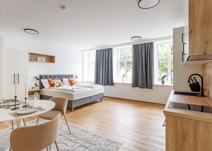 New Near Schoenbrunn Palace & Metro U3 Vienna