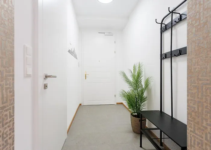 New Near Schoenbrunn Palace & Metro U3 Apartment *