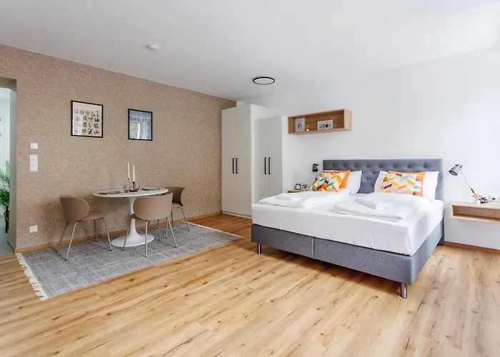 New Near Schoenbrunn Palace & Metro U3 Apartment